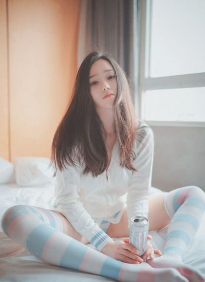 国产极品视频两女共侍一夫_高清在线观看完整版